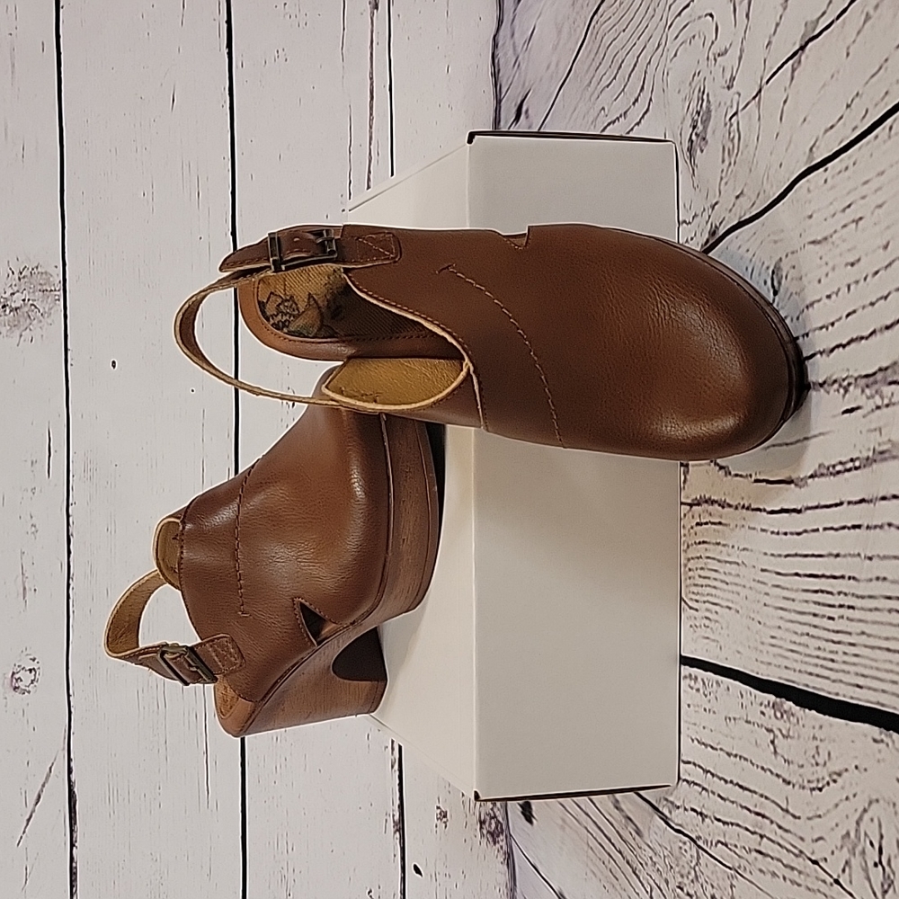 B.O.C. Cecilia Clogs size 8